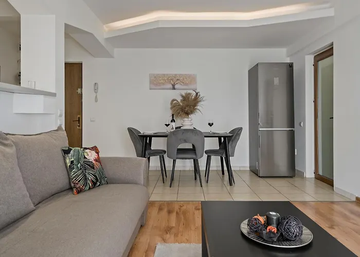 Old Town Sunshine Apartment